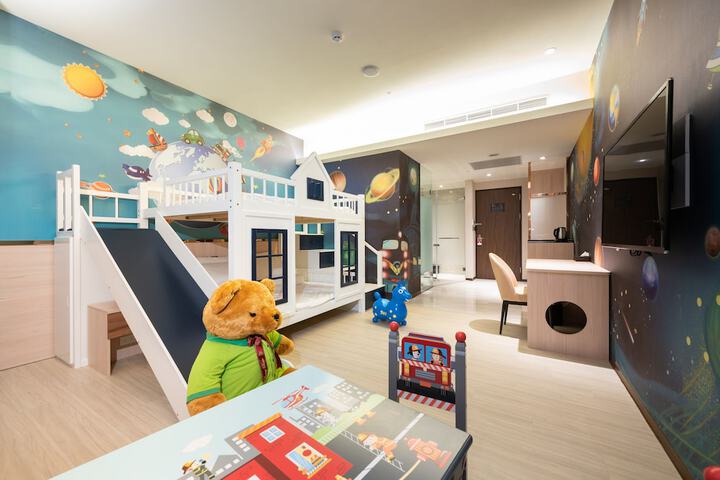Room 16 of 52
