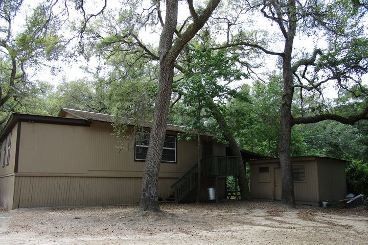Room 6 of 96