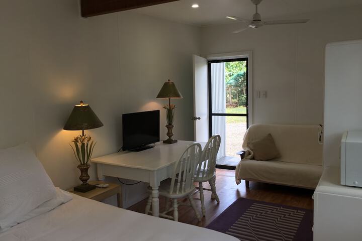 Room 6 of 31