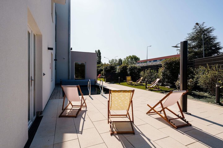 Pool Hotel
