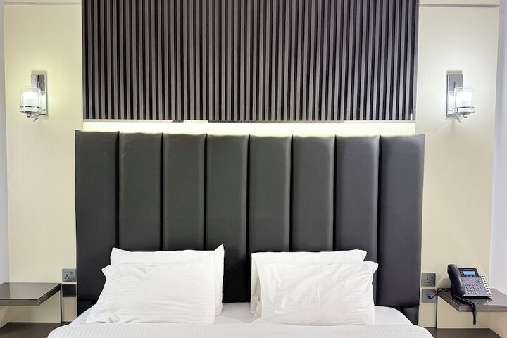 Room 25 of 73
