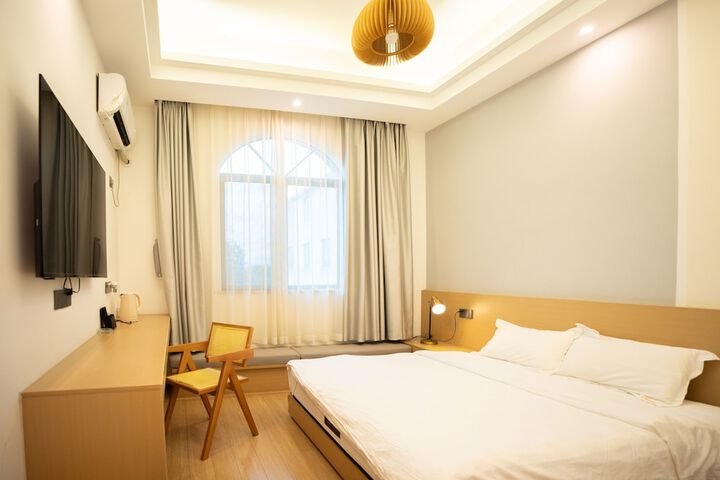 Room 12 of 49