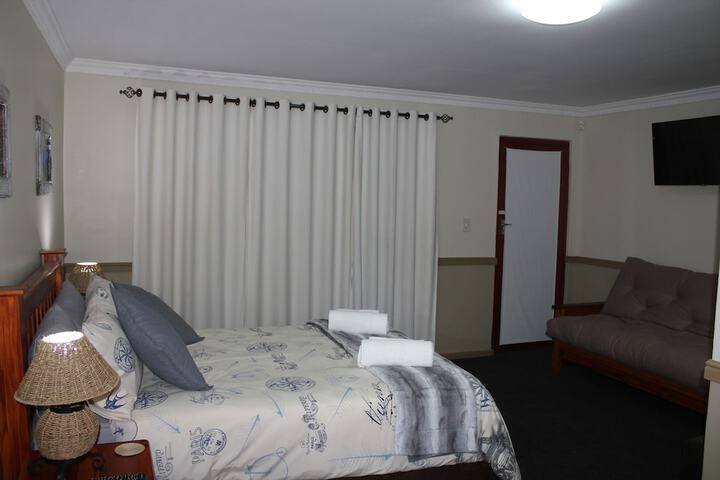 Room 16 of 36