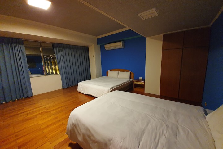 Room 22 of 46