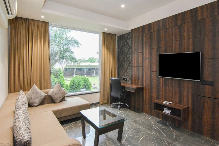 Room 3 of 13
