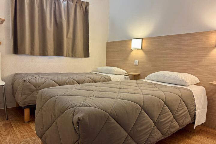 Room 11 of 30