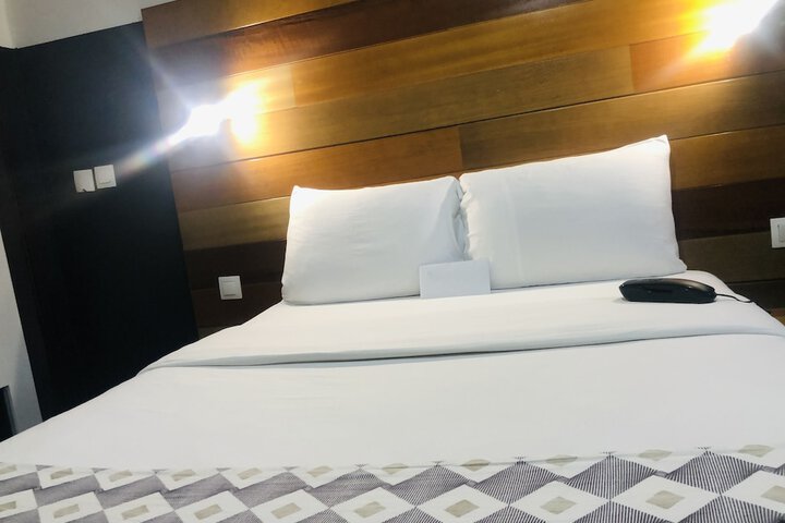 Room 38 of 77