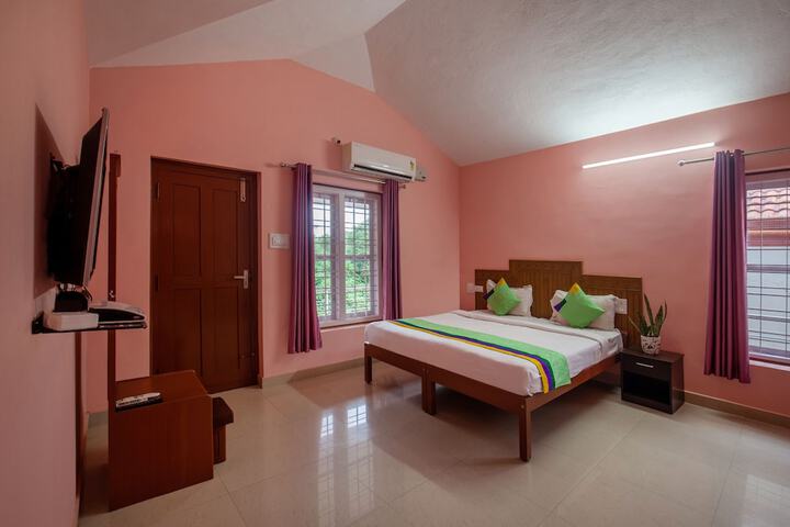 Room 6 of 33
