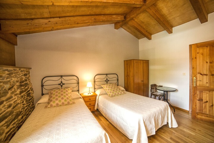 Room 25 of 74