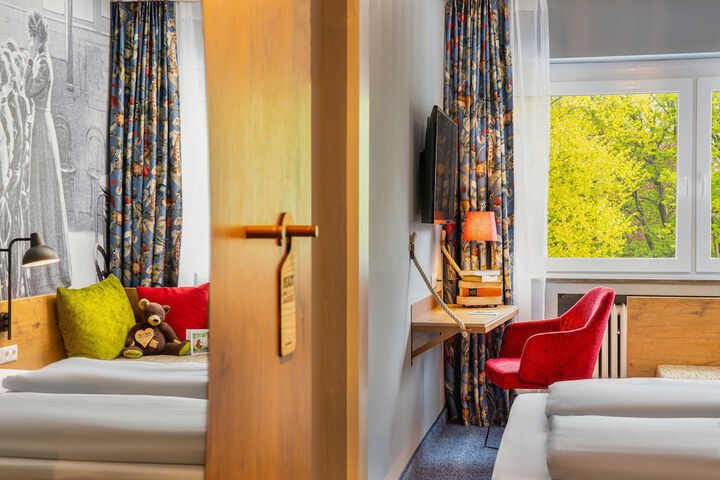 Room 42 of 84
