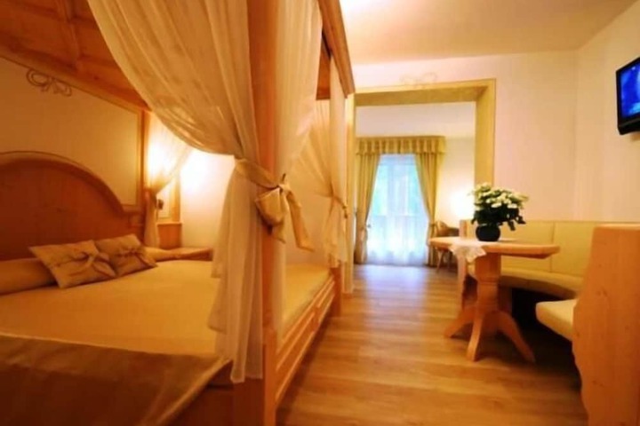 Room 14 of 46
