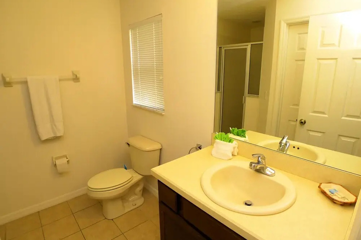 Room 8 of 15