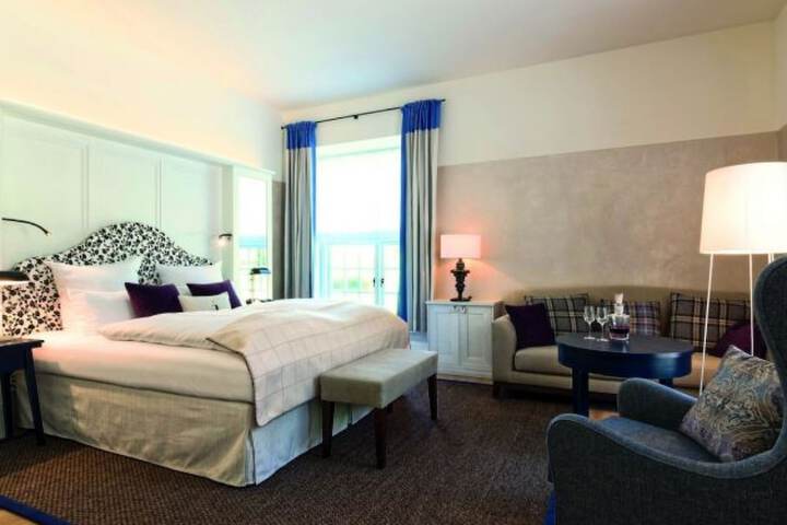 Room 5 of 114