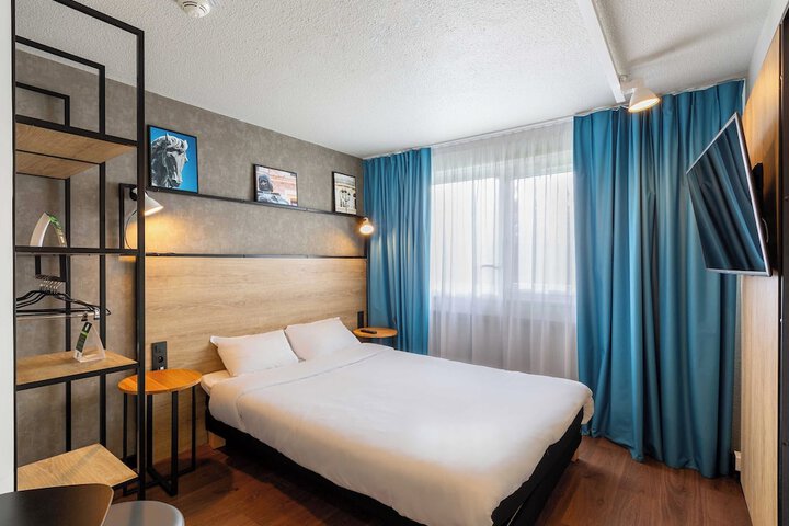 Room 12 of 39