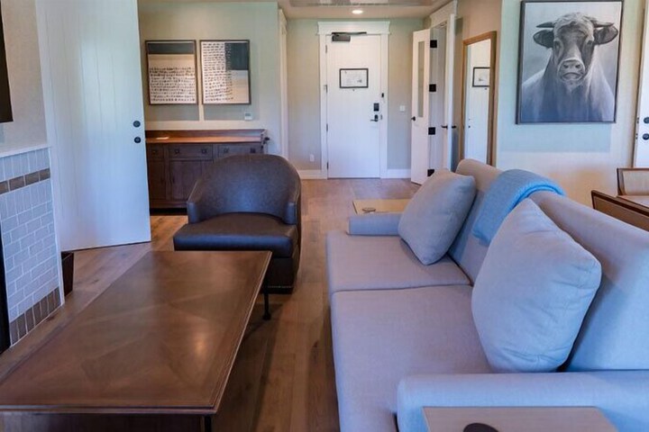 Room 15 of 68