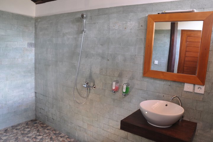 Room 14 of 38