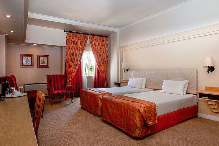 Room 10 of 77
