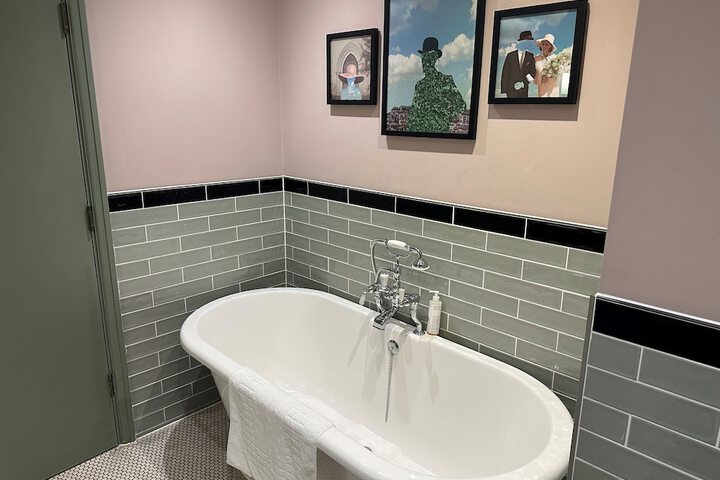 Room 21 of 116