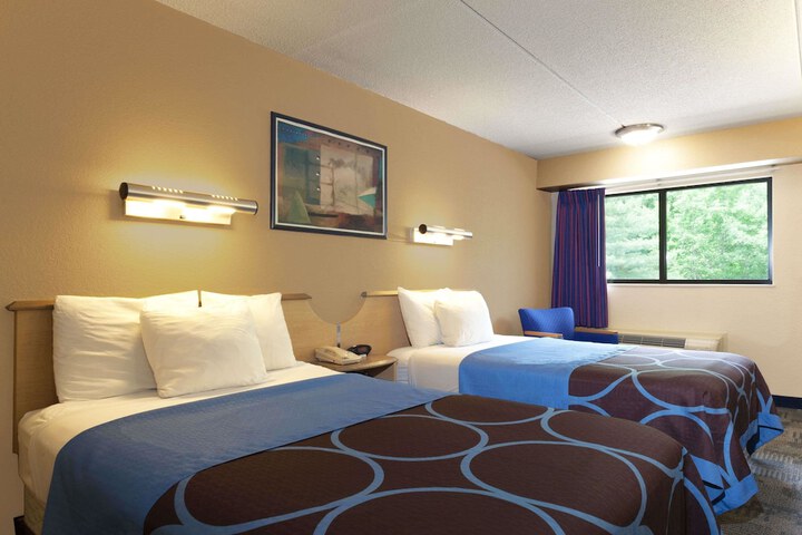 2 Double Beds (2 of 8)