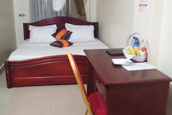 Room 9 of 31