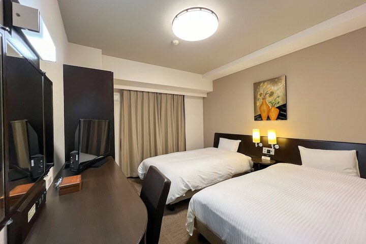 Room 7 of 30