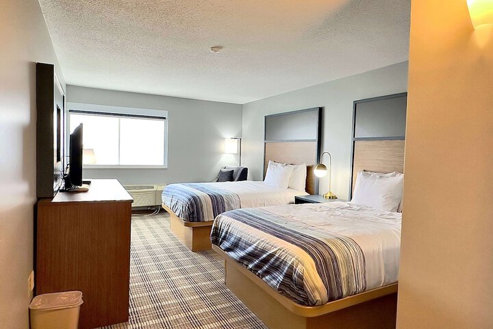 2 Queen Beds (5 of 11)