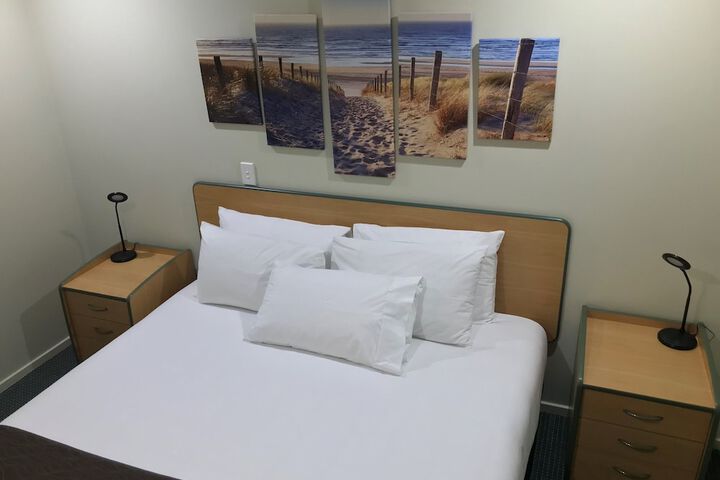 Room 7 of 38