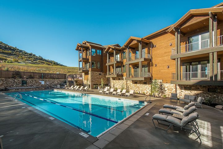 Pool Hotel