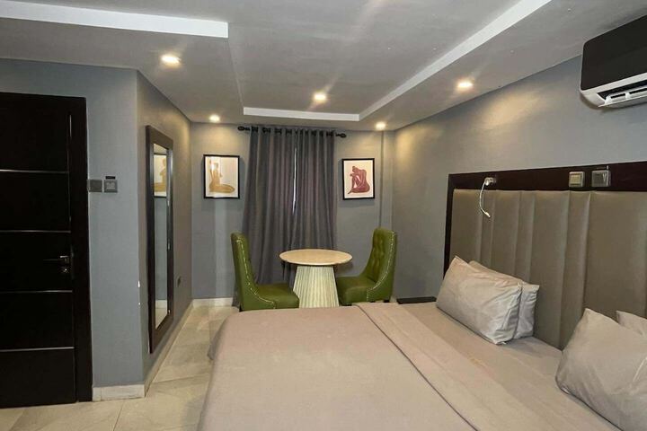 Room 22 of 63