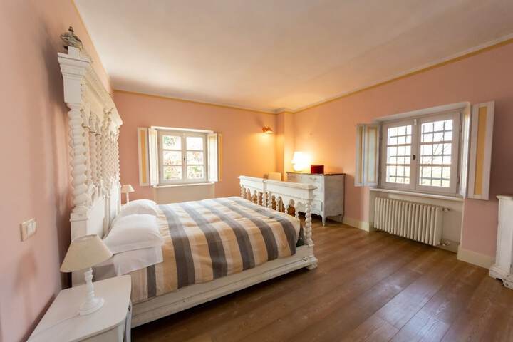 Room 22 of 114