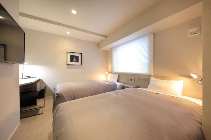 Room 9 of 36