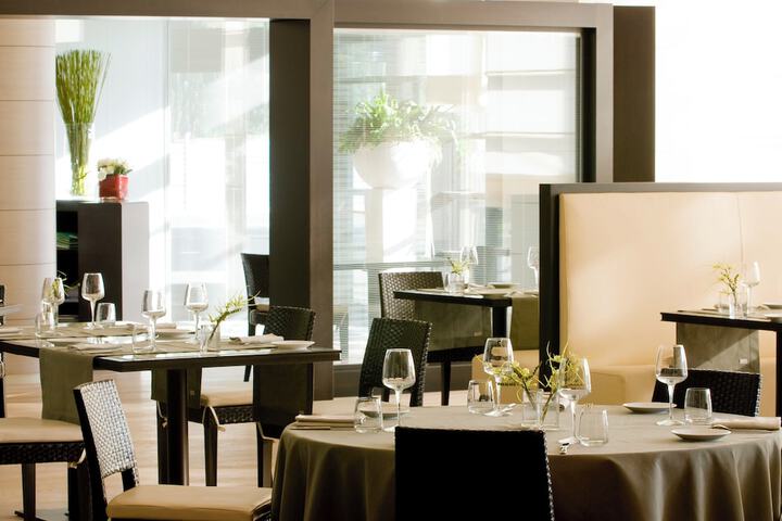 Dining 48 of 66