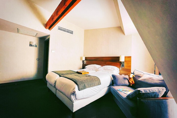 Room 27 of 72