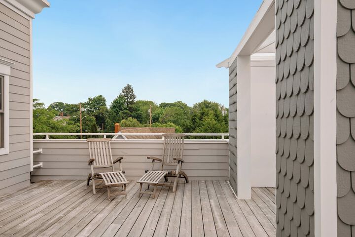 1 King Bed Partial Harbour View Balcony (31 of 42)