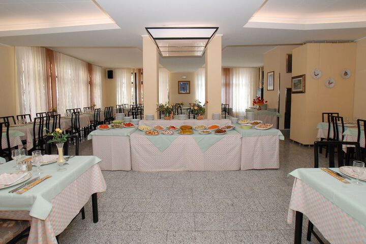 Dining 58 of 73