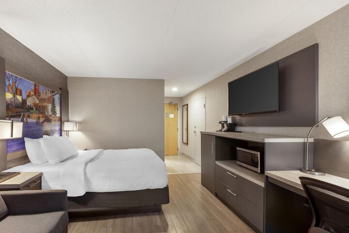 Room 16 of 39