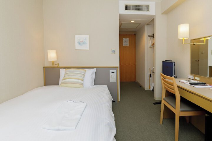 Room 16 of 120