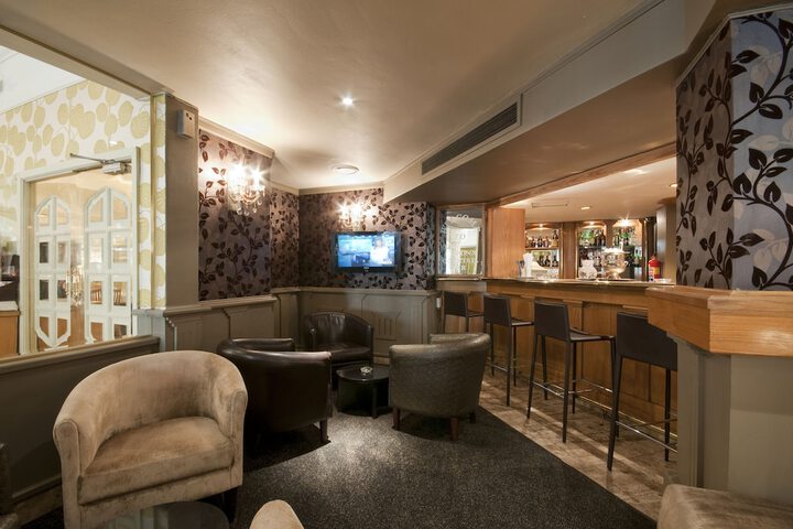 Lounge 56 of 73