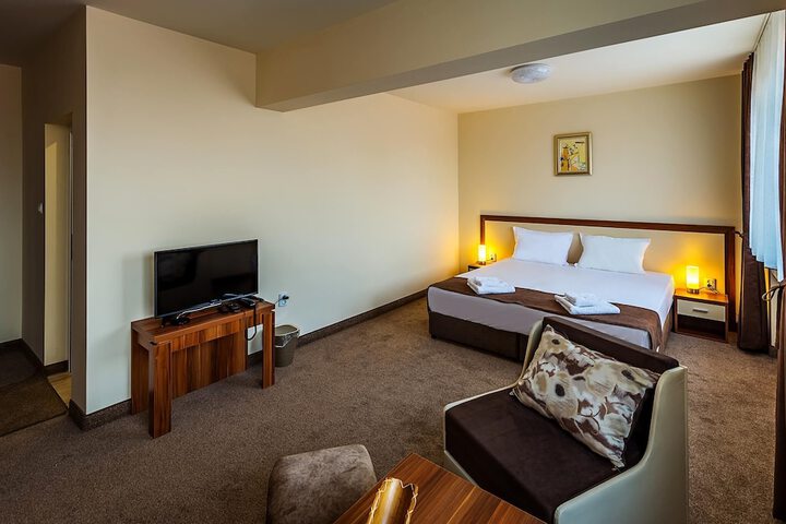 Room 15 of 46