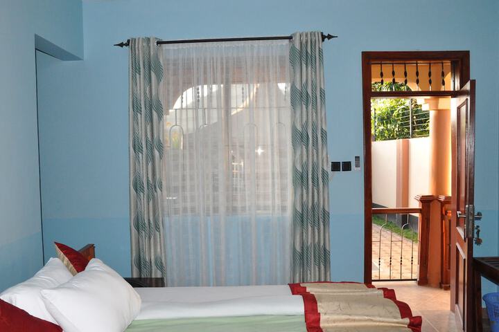Room 15 of 42