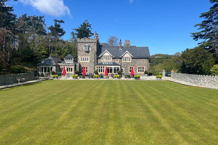 The Manor Boutique Hotel Restaurant and Bar