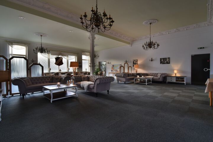 Hotel Lobby