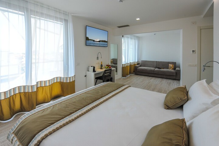 Room 30 of 71