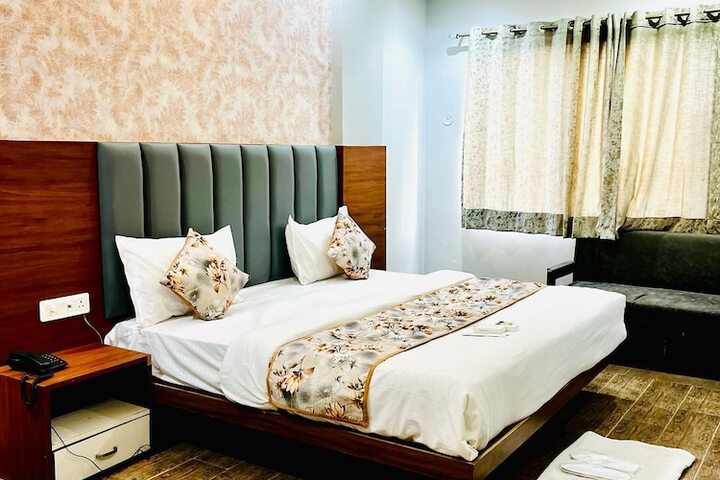 Room 2 of 9