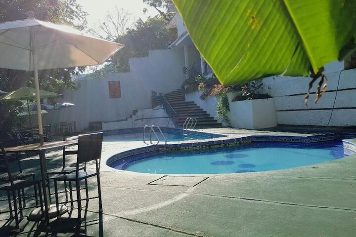 Hotel Pool
