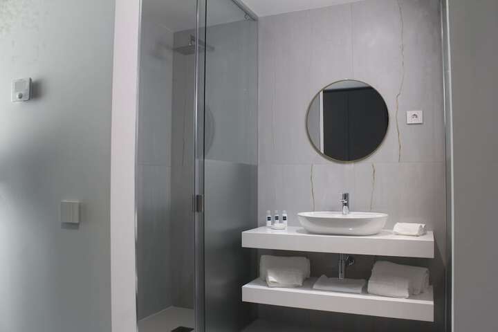 Room 13 of 24