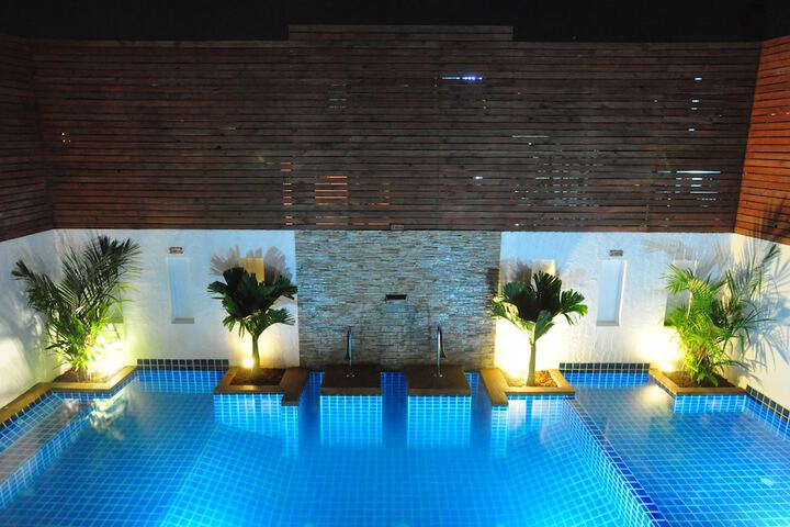 Pools & Facilities