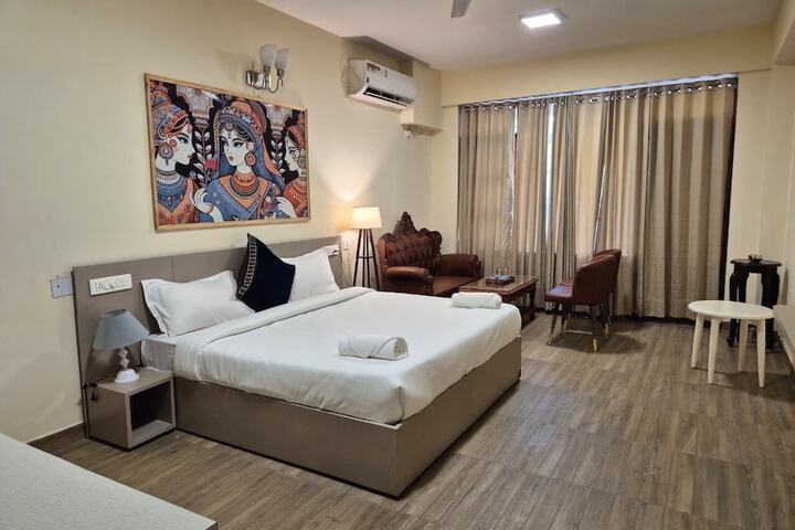 Room 2 of 7