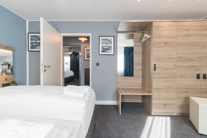 Room 5 of 30