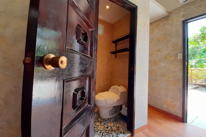 Room 68 of 75